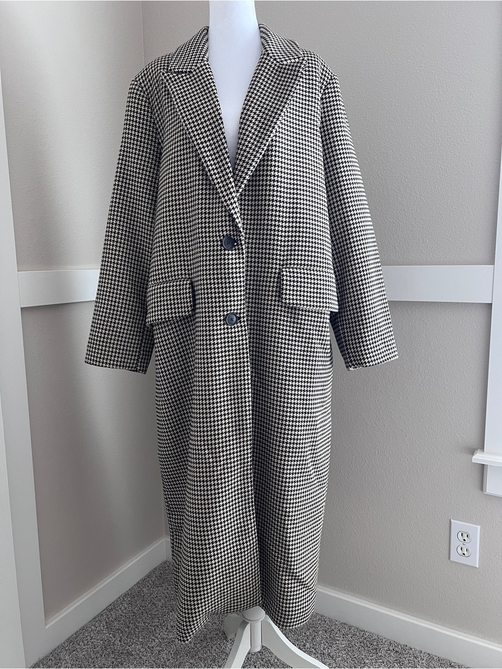 A New Day Black Beige White Houndstooth Plaid Long Faux Wool Topcoat Coat Size L